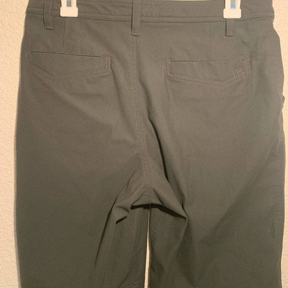 Men’s Lululemon Commission Golf Shorts - Picture 2 of 3
